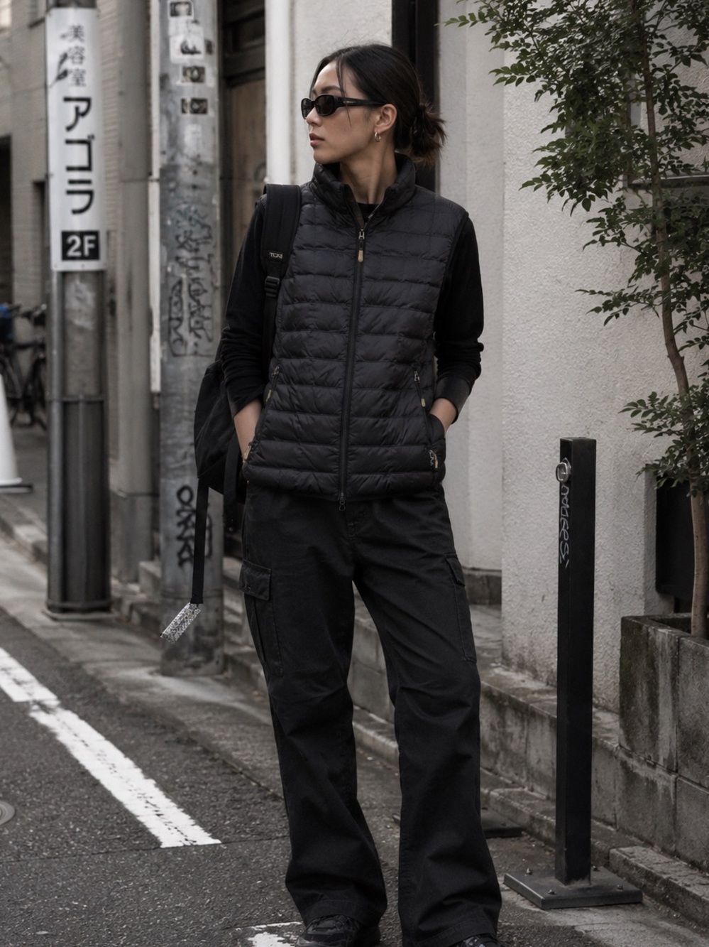 TUMI PAX Lightweight Black Quilted Puffer Down Filled Vest Travel Outdoor Small